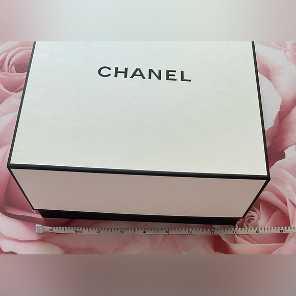 Chanel empty box - Picture 3 of 5